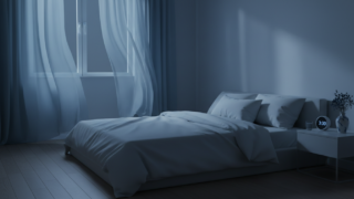 夜中に目が覚める原因と対処法をイメージした静かな寝室