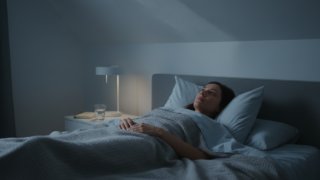 眠気がない原因を示す体内時計のイメージ